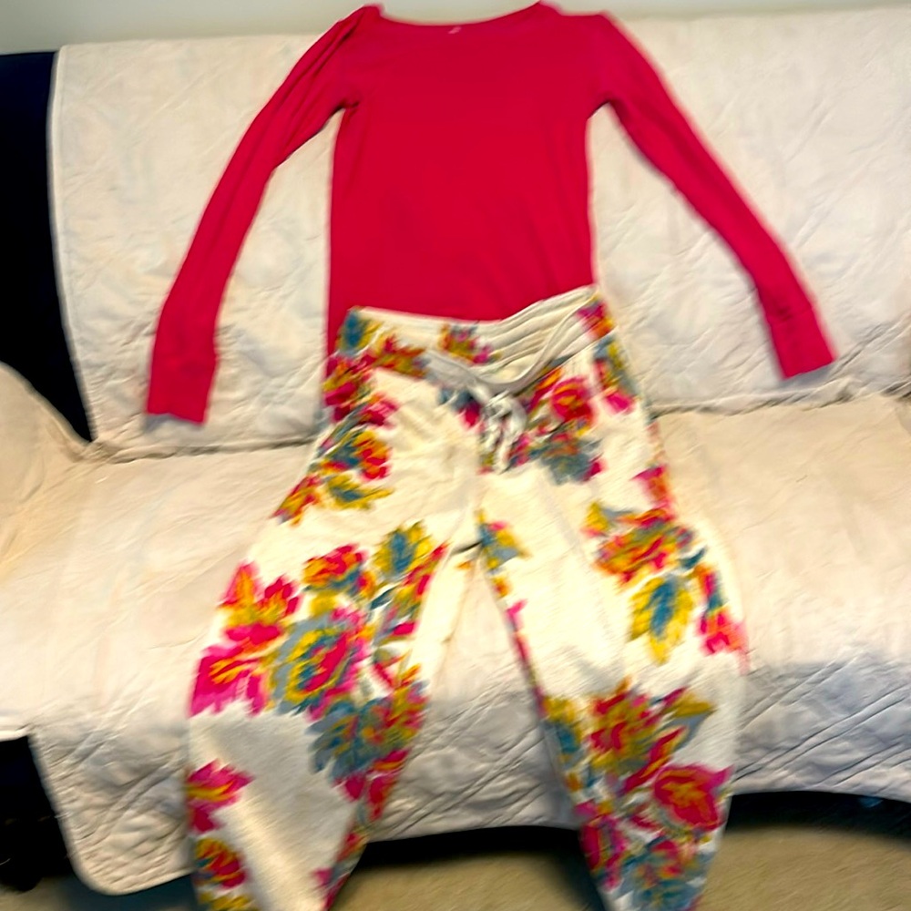 Anthropologie terry lounge pants and Gap long sleeve t shirt.